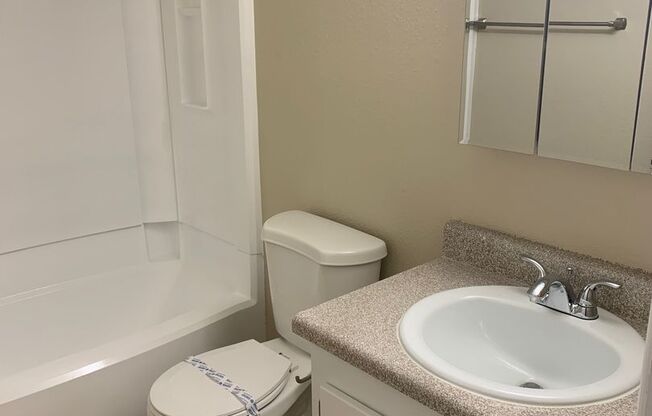 2 beds, 2 baths, 900 sqft, $1,550, Unit 147