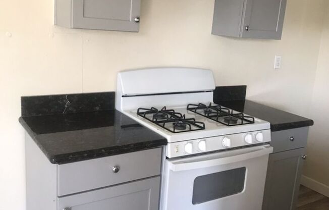Cozy 2 Bedroom 1 Bath with Garage Apartment in Hawaiian Gardens – Now Leasing!