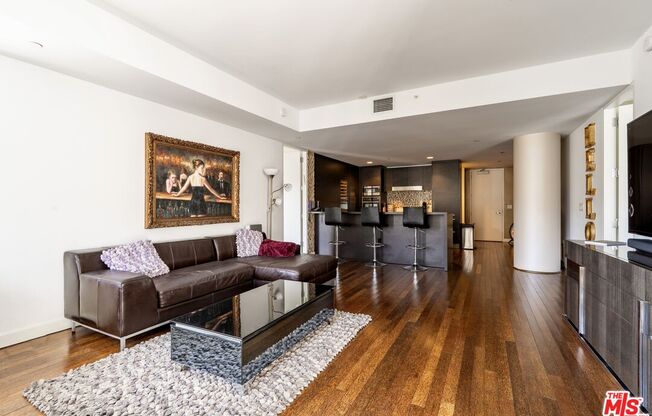 2 beds, 3 baths, 1,600 sqft, $6,800, Unit 9I