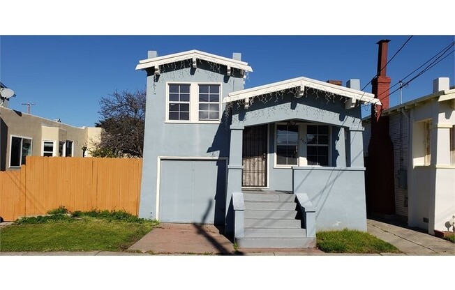 3 beds, 1 bath, $2,900