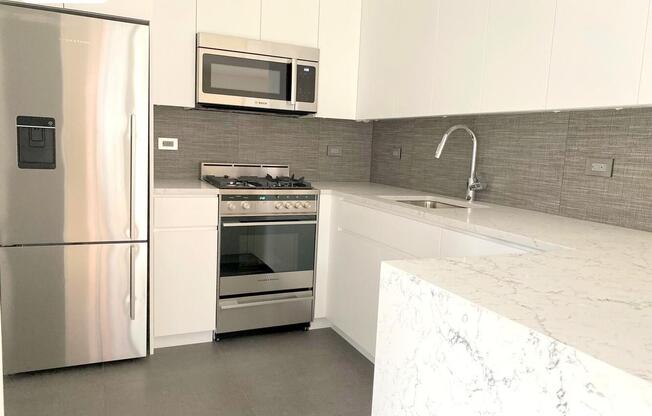 341 W 11 ST
