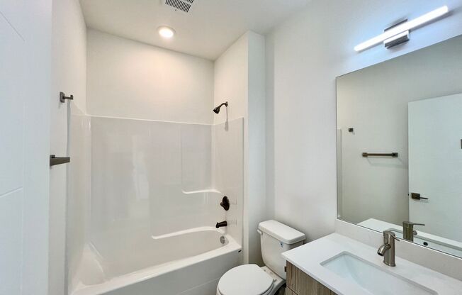 Studio, 1 bath, 326 sqft, $1,275, Unit 10