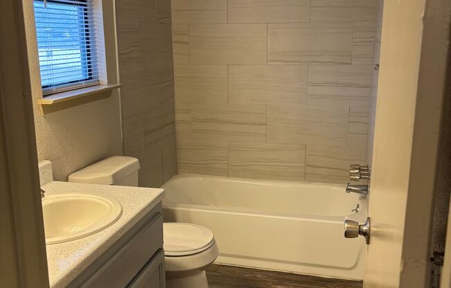 2 beds, 2 baths, 845 sqft, $1,175, Unit E201