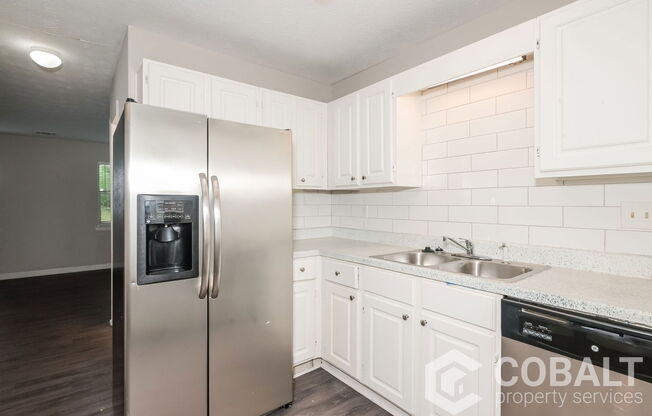 416 CREEKVIEW CT