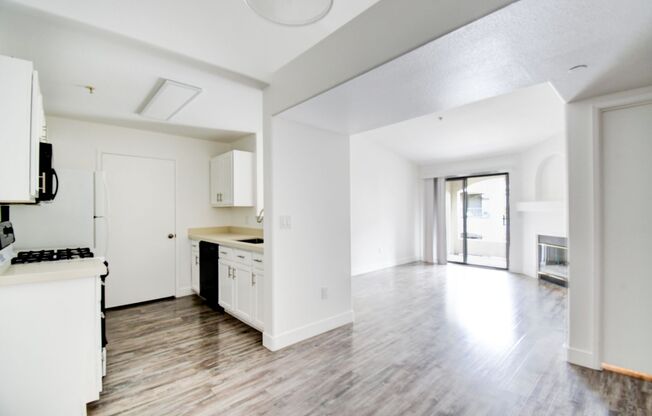 1 bed, 1 bath, 700 sqft, $1,350, Unit 222