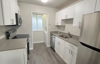 3 beds, 1 bath, 850 sqft, $1,467, Unit B-9