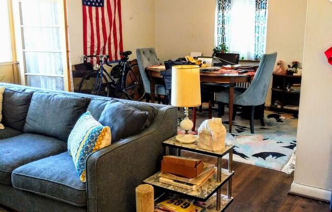 2 beds, 1 bath, 950 sqft, $1,375, Unit 5600 Fifth A313