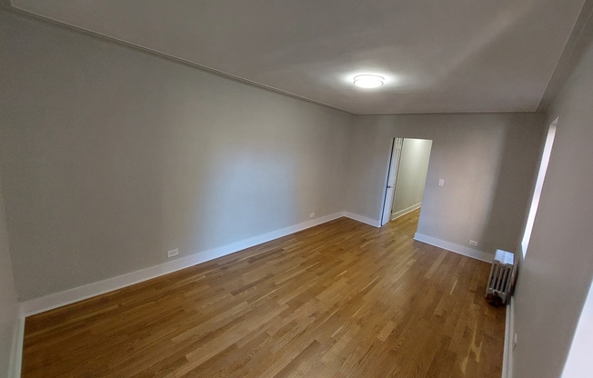 253 W 16 ST