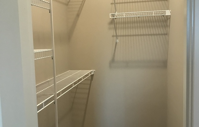 1 bed, 1 bath, 780 sqft, $960, Unit 422