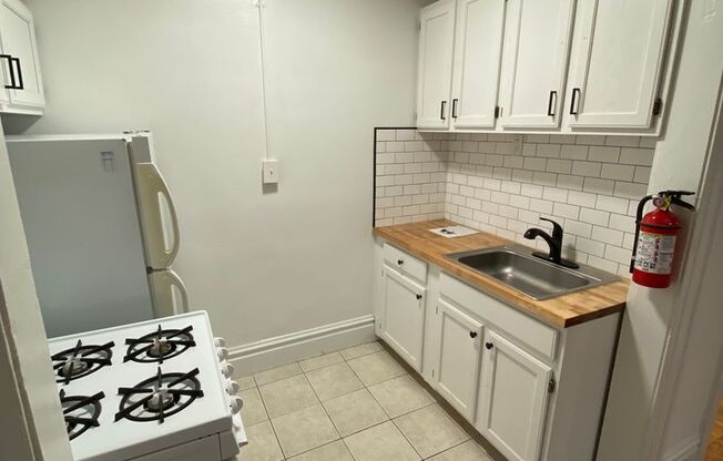 1 bed, 1 bath, 480 sqft, $1,950, Unit E02