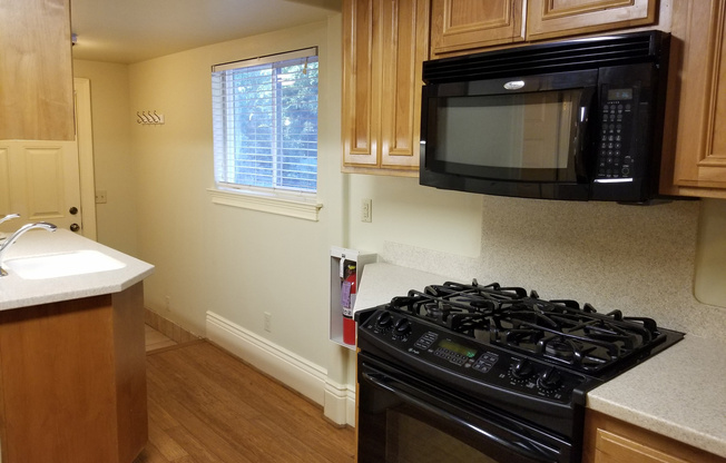 1 bed, 1 bath, 555 sqft, $1,375, Unit Unit 6