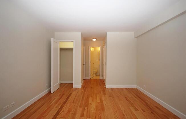 2 beds, 2 baths, $6,300, Unit 11E