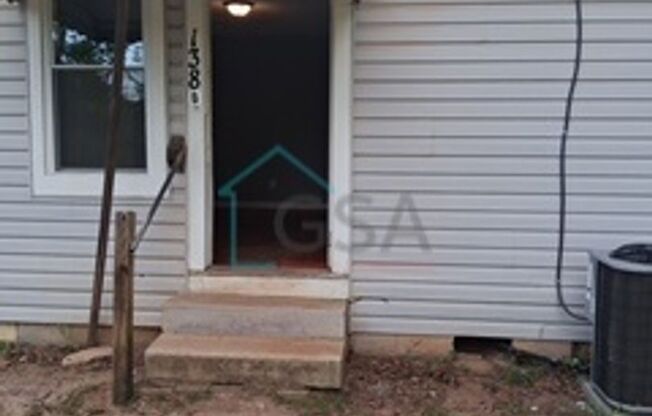 2 beds, 1 bath, 878 sqft, $900, Unit 138 Mason Street-B