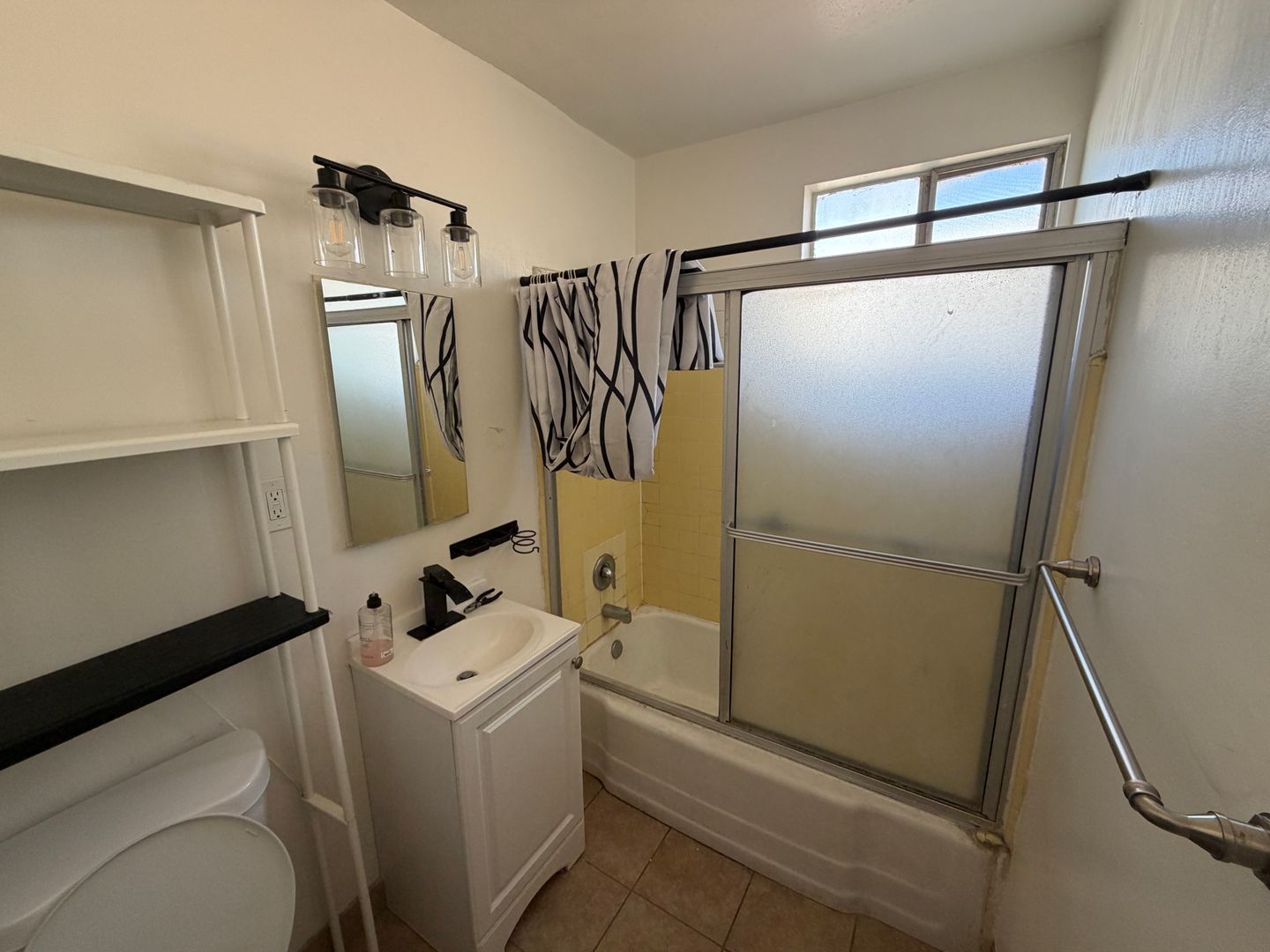 7605 North Hollywood Way