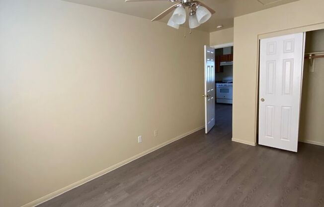 2 beds, 1 bath, $1,300