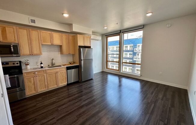 Studio, 1 bath, 430 sqft, $1,799, Unit Unit 612