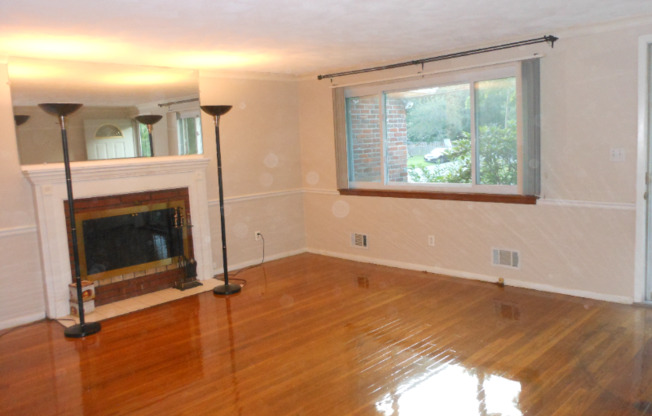 14 LYMAN RD