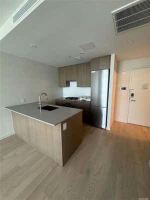 1 bed, 1 bath, 595 sqft, $2,900