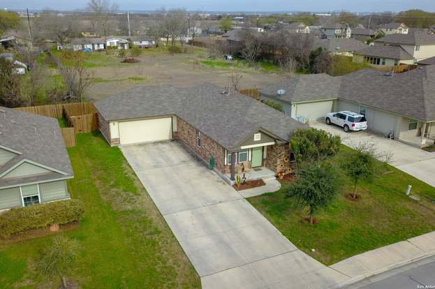392 GENTLE BREEZE DR