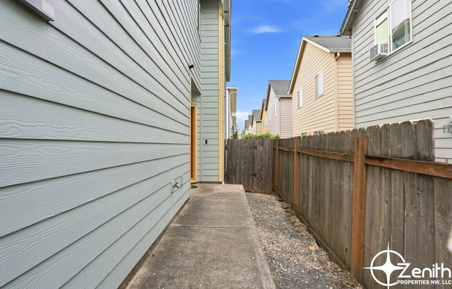 5618 NE 74 CT