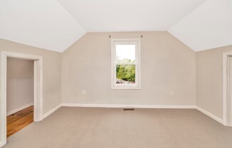 5 beds, 2 baths, 2,200 sqft, $3,900, Unit 0