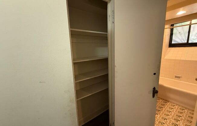 1 bed, 1 bath, $975, Unit 3