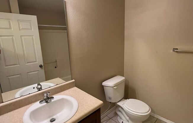 2 beds, 2 baths, $895