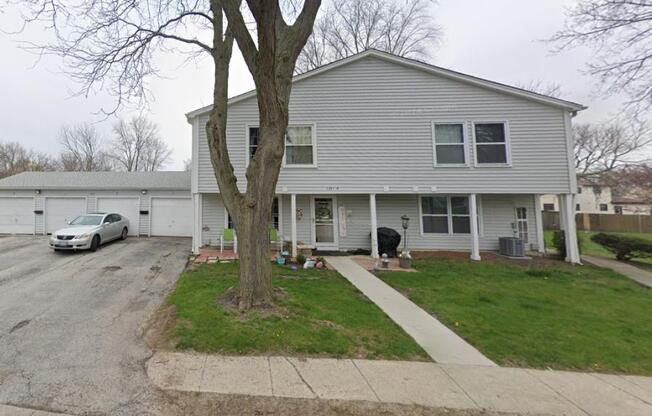 1351 N GLN CIR