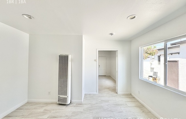 2545 SANTA ANA ST