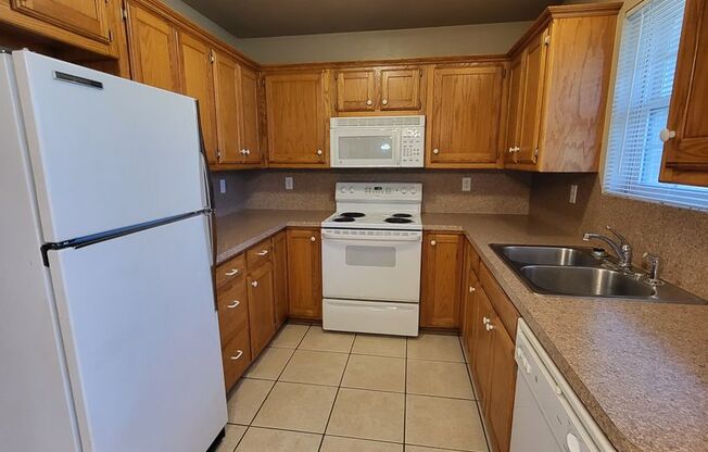 (2) Bed/(2) Bath in Purcell! Avail Nov 1!