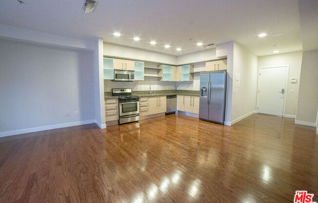 1 bed, 1 bath, 830 sqft, $2,650, Unit 401