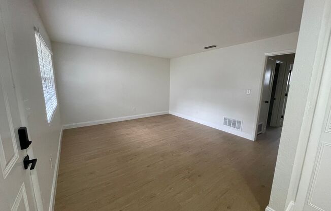 2 beds, 1 bath, 928 sqft, $1,225, Unit Unit 19