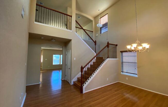 FALL INTO A NEW HOME WITH OUR MOVE-IN SPECIALS!