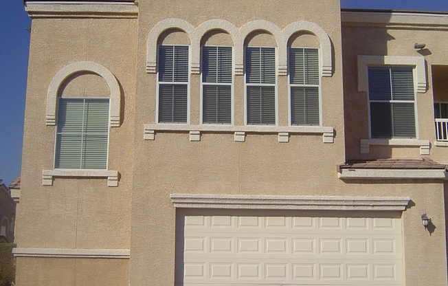 2 beds, 1 bath, $1,750, Unit # 2093