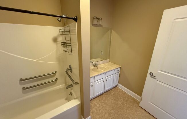 1 bed, 1 bath, 588 sqft, $1,095, Unit Apt 302