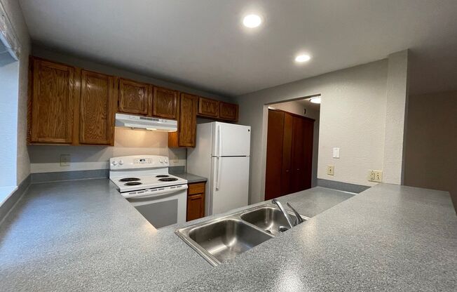 1 bed, 1 bath, 740 sqft, $1,705, Unit 204