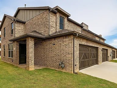 929 ESTELLE DR