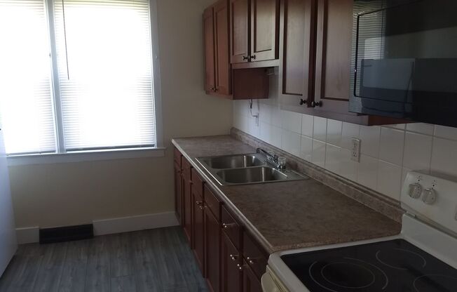 1 bed, 1 bath, 625 sqft, $685, Unit 3305 Iowa St