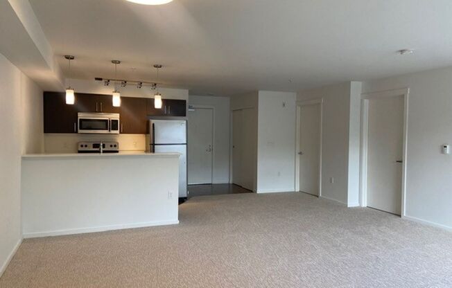 2 beds, 2 baths, 950 sqft, $2,595, Unit 2206-A