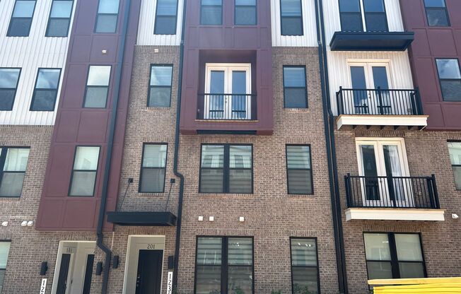 Luxury Condo in Raleigh - 3 beds|2.5 baths - Water & Trash Included!