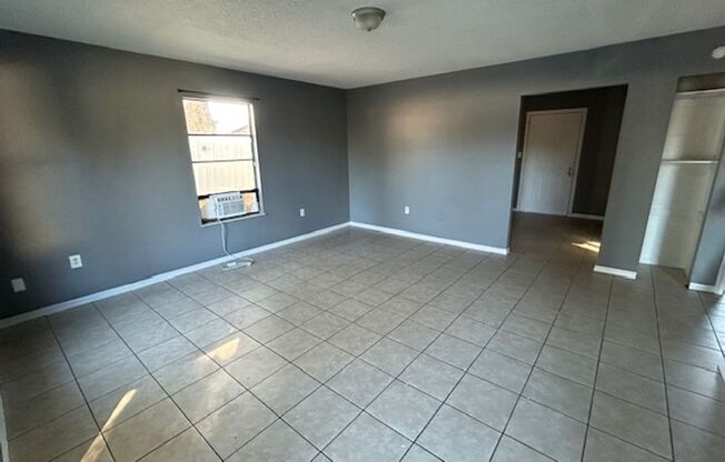 2 beds, 1 bath, $1,250