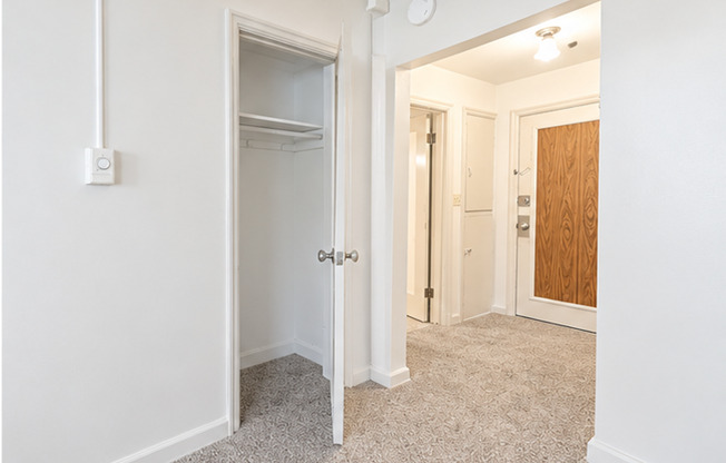 Studio, 1 bath, 478 sqft, $1,345, Unit Windsor - 05