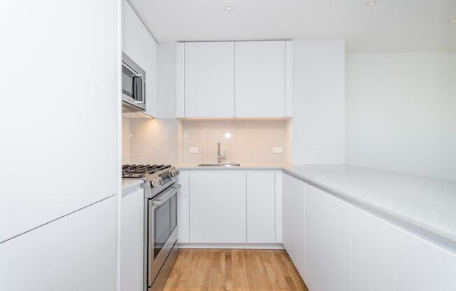 3 beds, 1.5 baths, 1,035 sqft, $4,850, Unit 10B