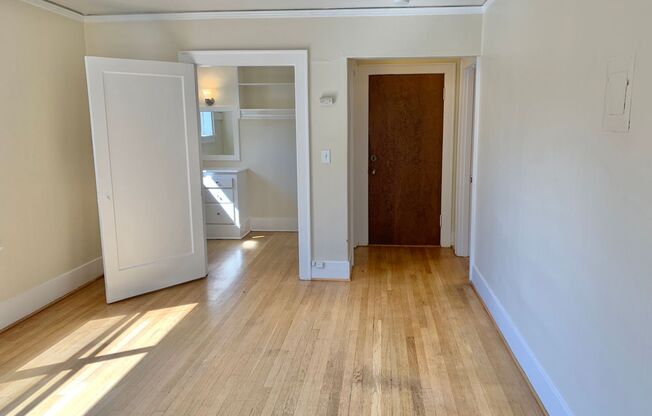 Studio, 1 bath, 487 sqft, $1,395, Unit 103