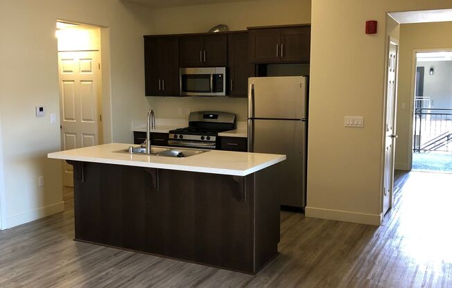 2 beds, 2 baths, 1,064 sqft, $2,271, Unit 1663 - 301