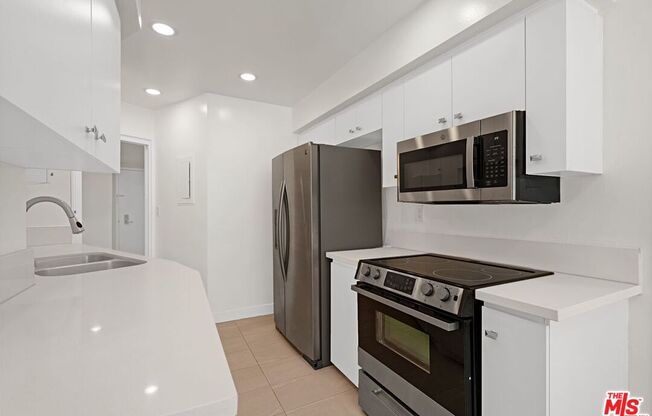 1 bed, 2 baths, 1,260 sqft, $3,700, Unit 507