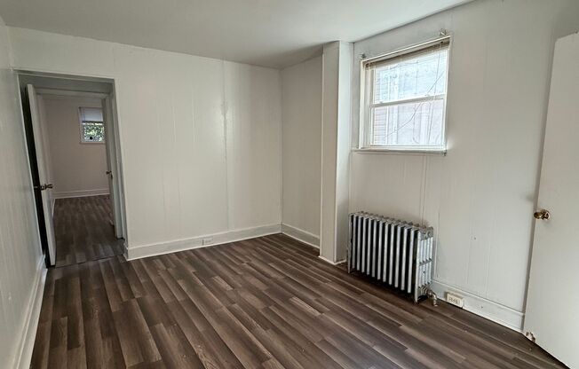 2 beds, 1 bath, $1,200, Unit #1