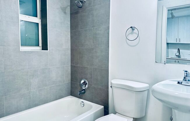 Studio, 1 bath, $1,302, Unit 1535-5