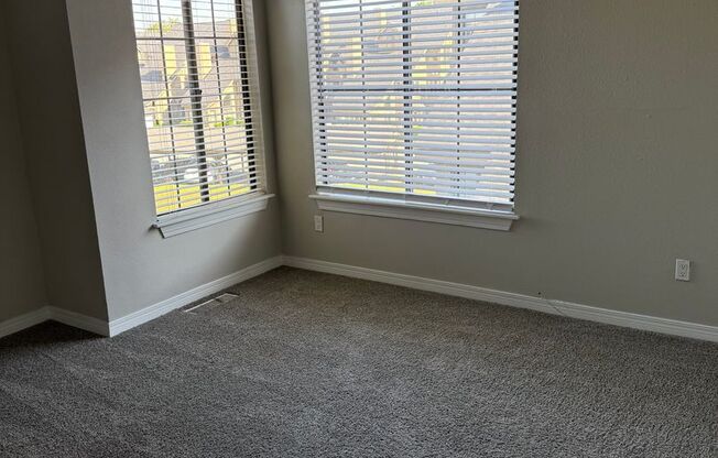 3 Bed 3 Bath Move in Ready Newly Renovated