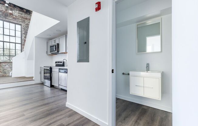3 beds, 2 baths, 1,171 sqft, $1,950, Unit 1